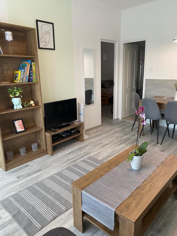 Katica Apartman Győr Esterno foto