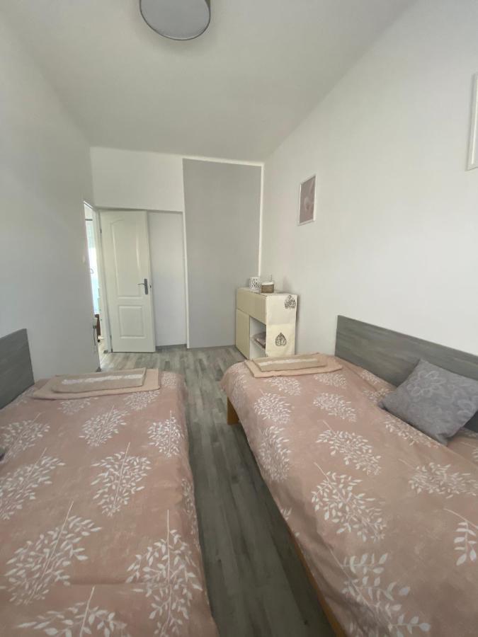 Katica Apartman Győr Esterno foto